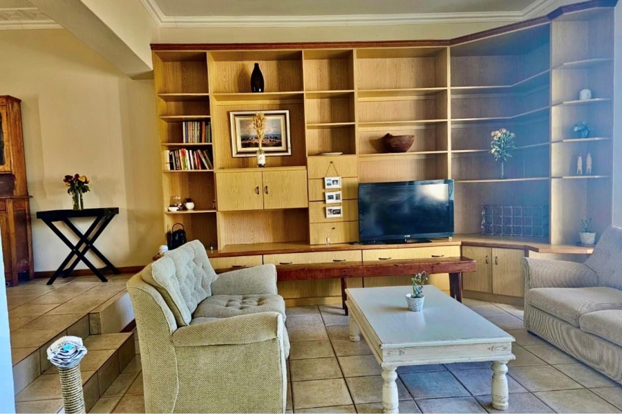 6 Bedroom Property for Sale in Paradise Beach Eastern Cape